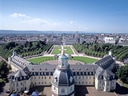 Luftbild des Schlosses Karlsruhe und umliegender Gartenanlagen.