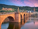 Alte Brücke in Heidelberg bei Sonnenuntergang.