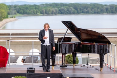 La Traviata in Donau-Schleuse