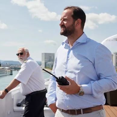 Karim-Twerenbold-Baroness-Baseler-Rheinhafen