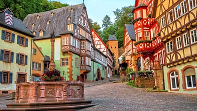 miltenberg.jpg Historische Fachwerkhäuser in Monschau Altstadt.