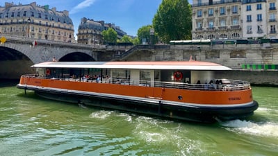 twerenbold_99611.jpg Touristenboot auf der Seine in Paris.