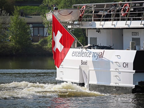 Excellence Royal mit Schweizer Flagge