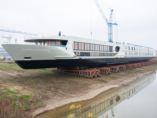 Excellence Empress läuft vom Stapel