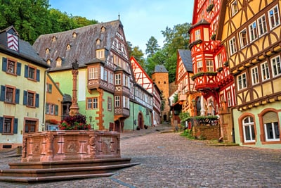 Historische Fachwerkhäuser in Monschau Altstadt.
